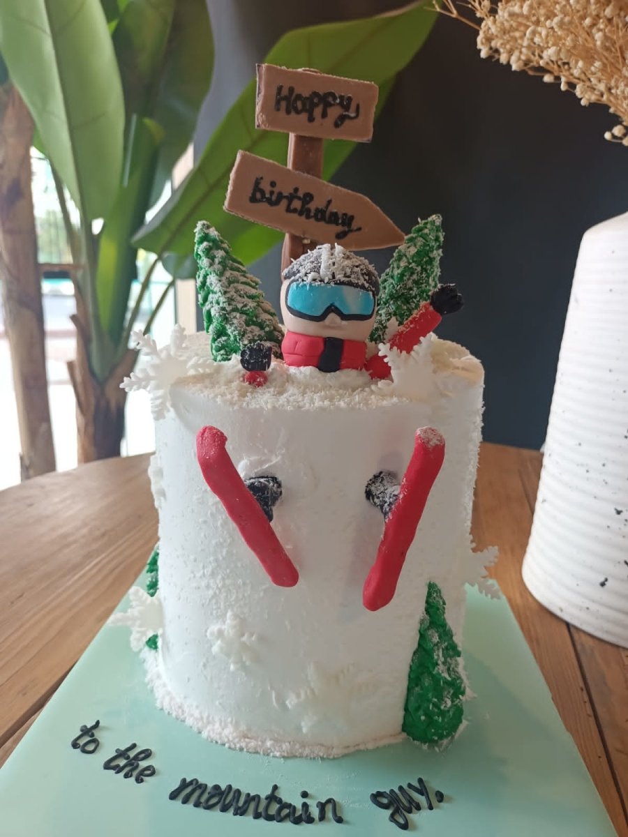 Customized Cake Snow Cake