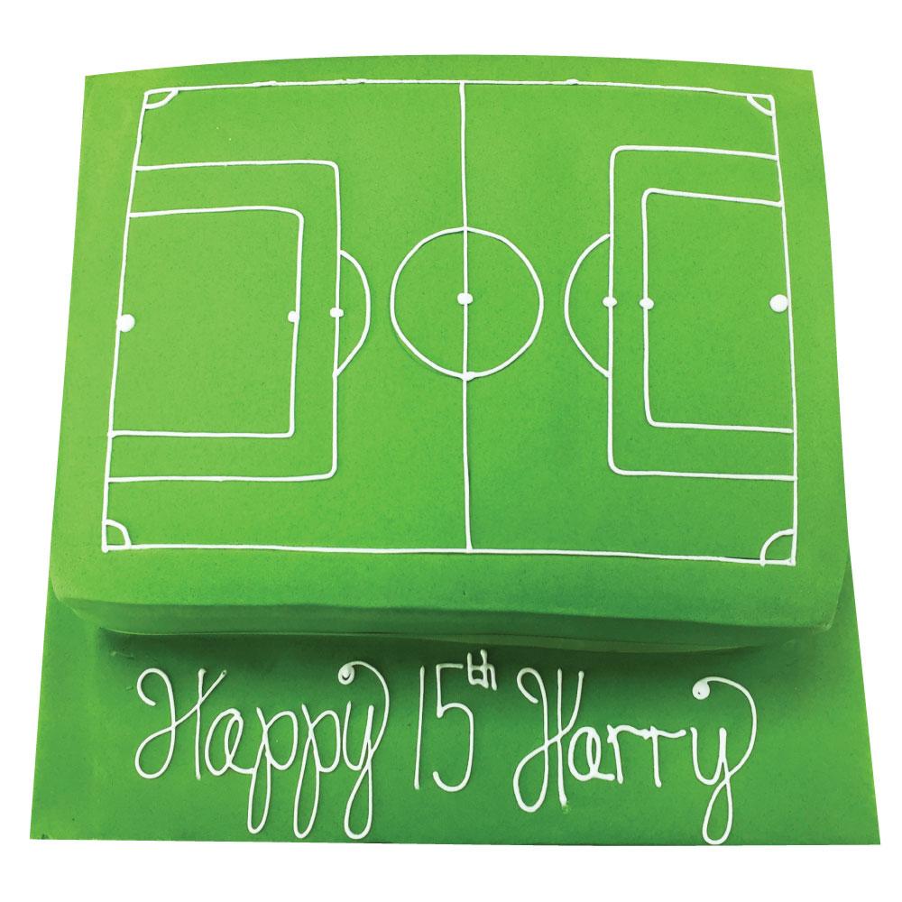 Football-Pitch Cake