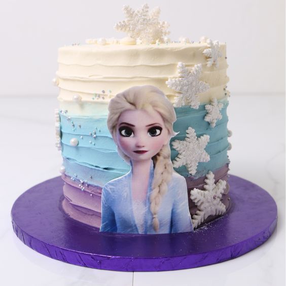 Elsa Frozen Cake