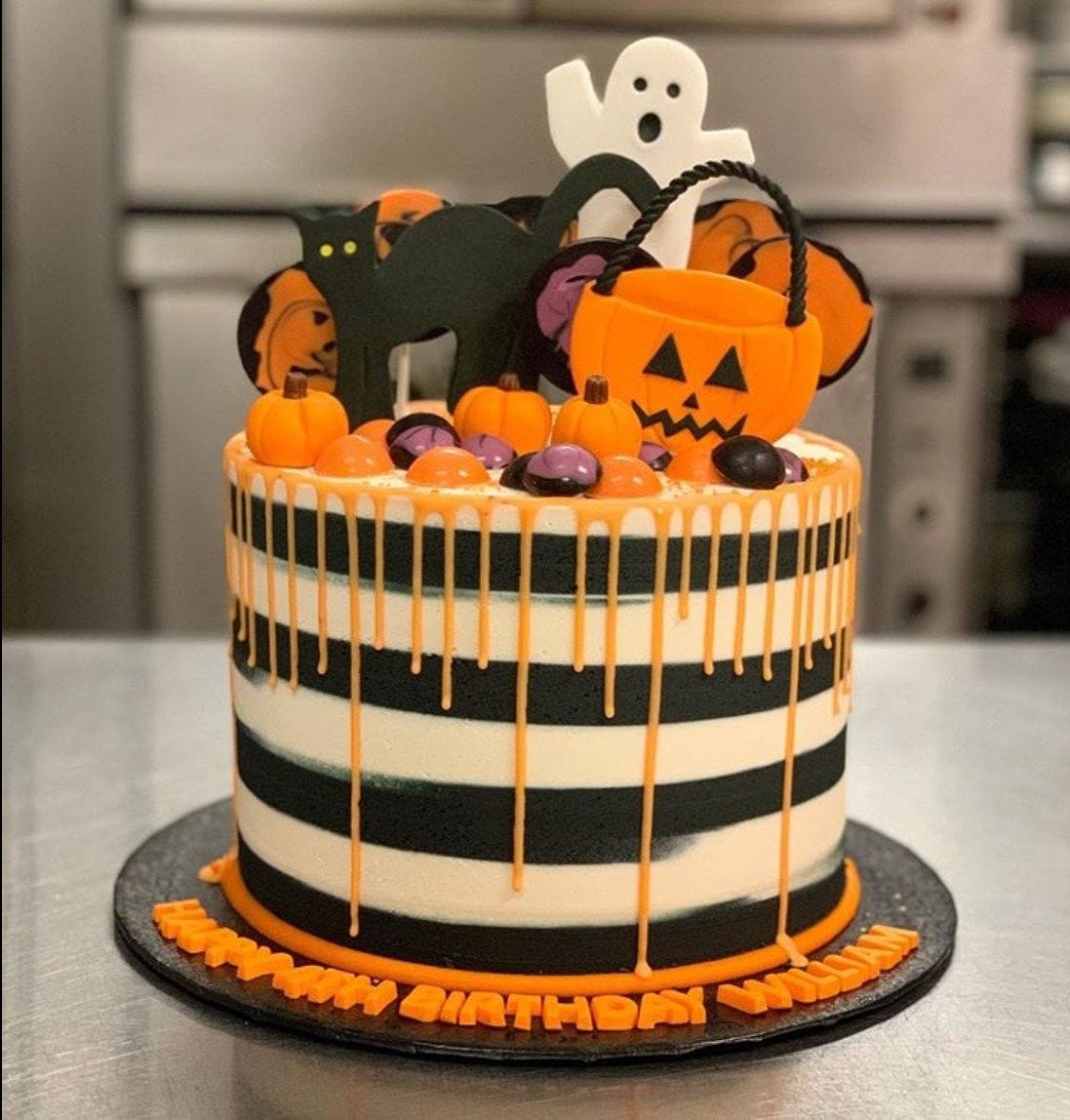 Halloween black and white cake