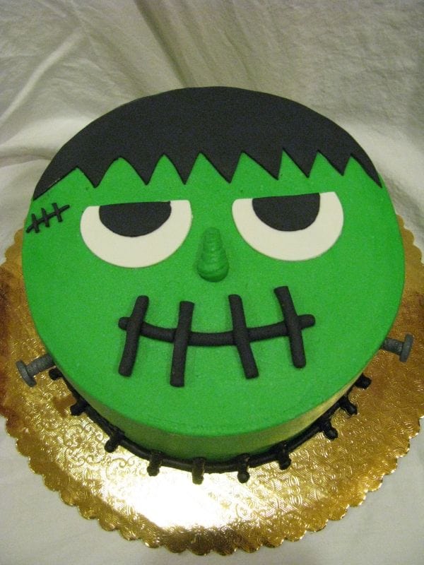 Monster  Halloween  Cake