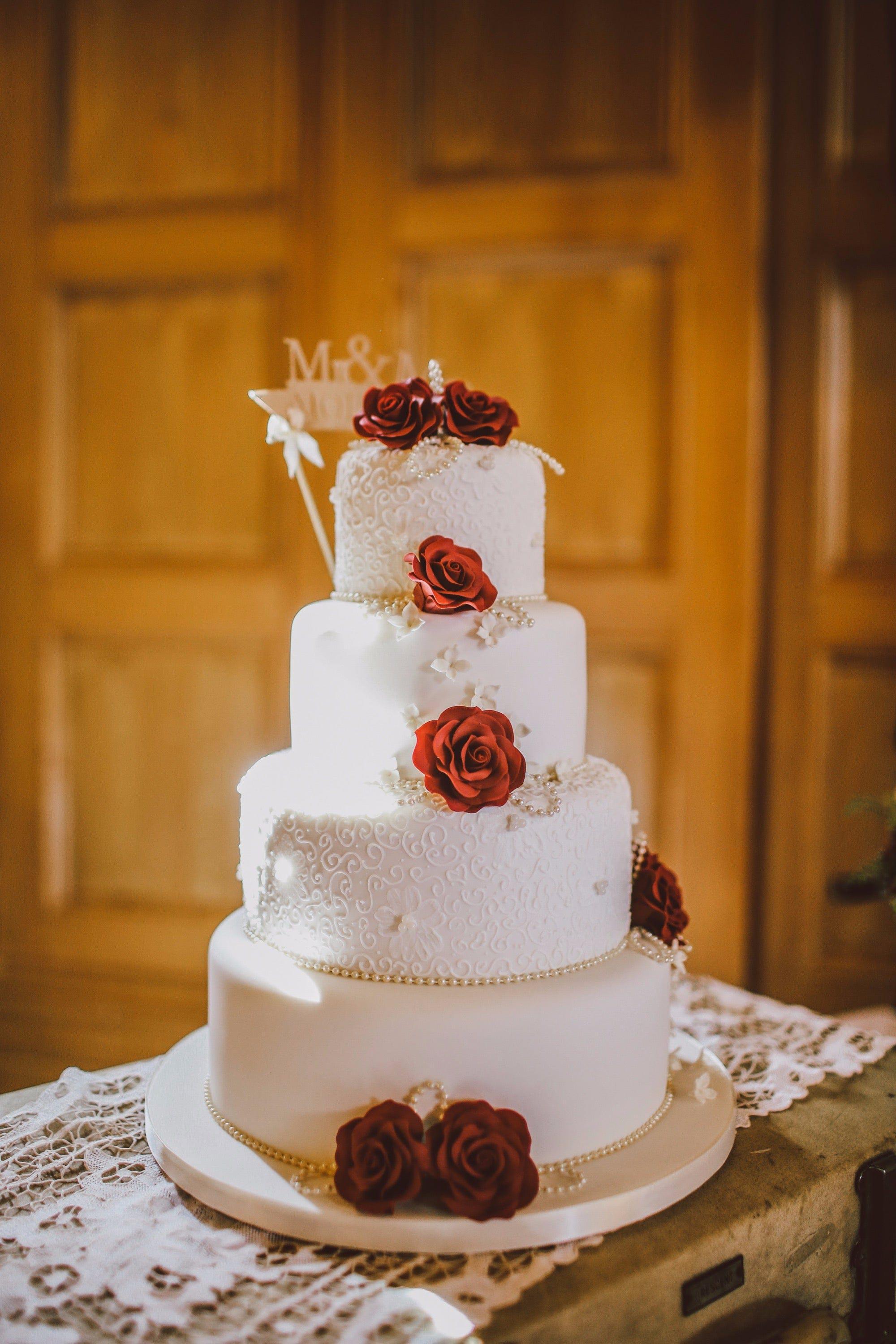 wedding cake Rose Red